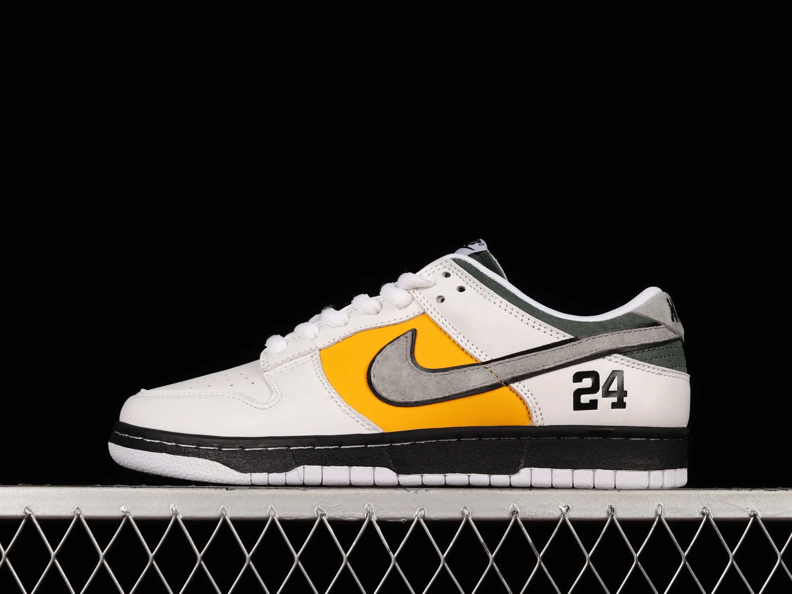 All categories Nk SB Dunk series Nk SB Dunk Low low-top sneakers Nk SB Dunk Low "Kobe" Kobe Bryant joint commemorative model SB low-top sports and leisure sneakers LF2428-001